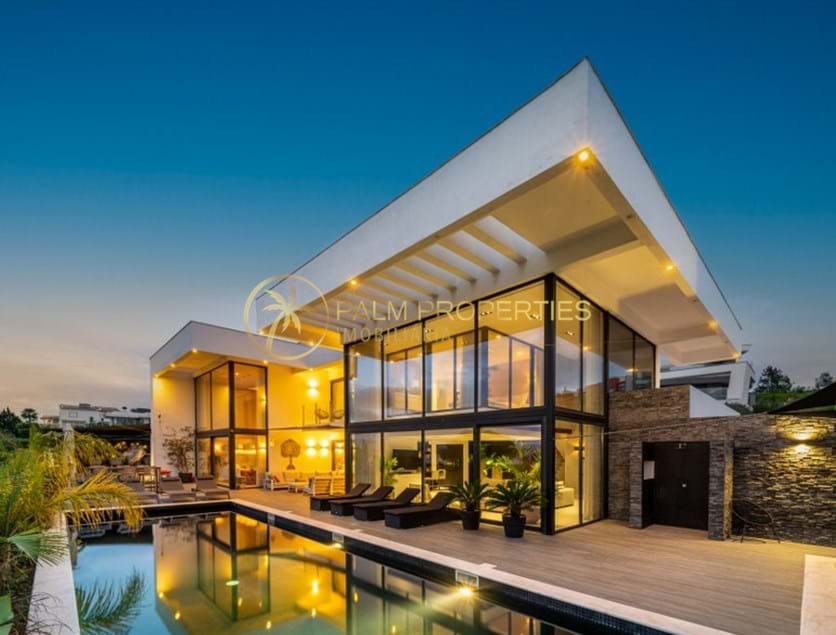 Villa contemporaine de 4 chambres avec piscine et vues fantastiques