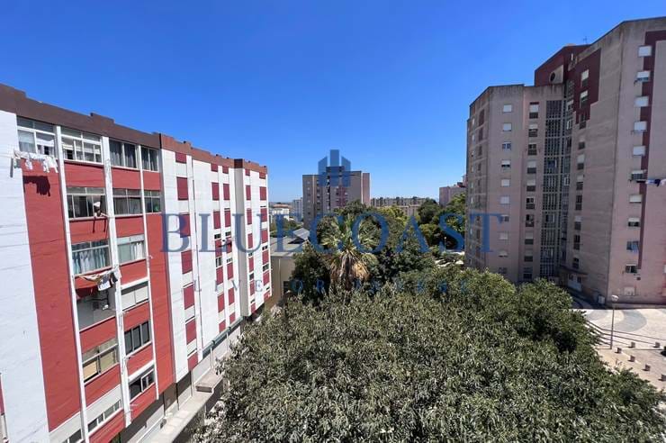 Appartement de 2 chambres rénové à vendre à Setúbal 