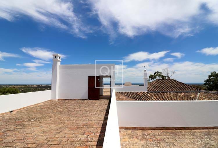 Superbe Villa mauresque avec de fantastiques vues panoramiques sur la mer à proximité de Moncarapacho