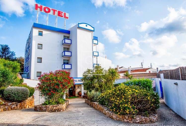 Hotel com 43 quartos com vista sobre Atlântico perto de Sagres 