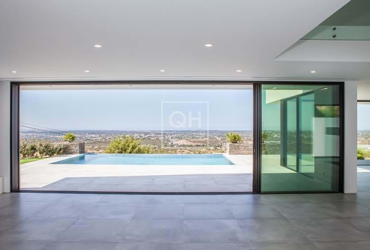Modern 5+ bedroom luxury Villa with stunning panoramic views near Loulé