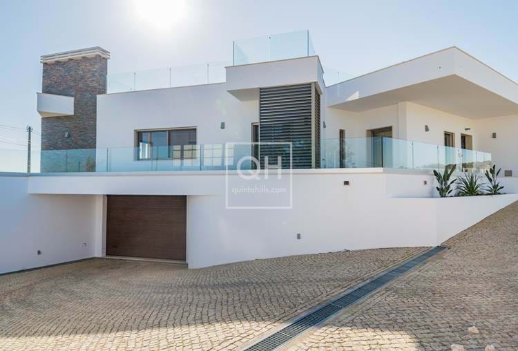 Fantástica Nova Casa Contemporânea de 6 quartos com vista deslumbrante para o mar, perto dum campo de golfe em Lagos