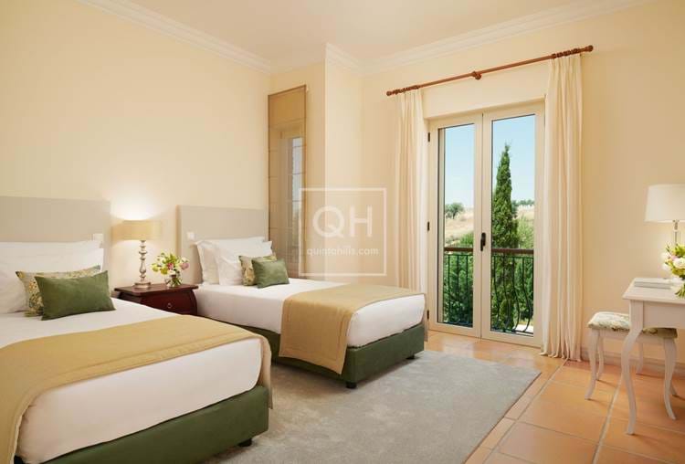 Beautiful 3 bedroom linked Villas overlooking golf course and the Atlantic Ocean near Vila Real Santo Antonio 