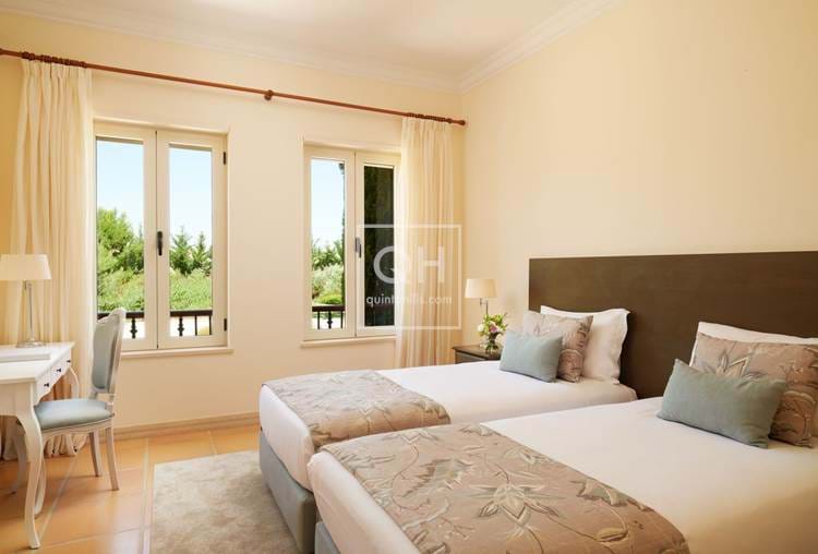 Belles villas reliées de 3 chambres avec vue sur le terrain de golf et l’océan Atlantique près de Vila Real Santo Antonio 