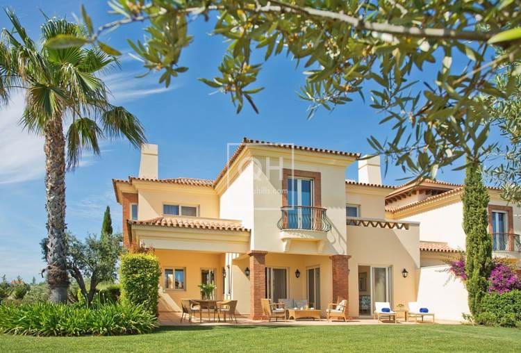 Belles villas reliées de 3 chambres avec vue sur le terrain de golf et l’océan Atlantique près de Vila Real Santo Antonio 