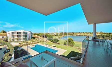 Fantastiques appartements contemporains de 2 chambres donnant sur le terrain de golf et l’océan Atlantique près de V. Real Santo Antonio