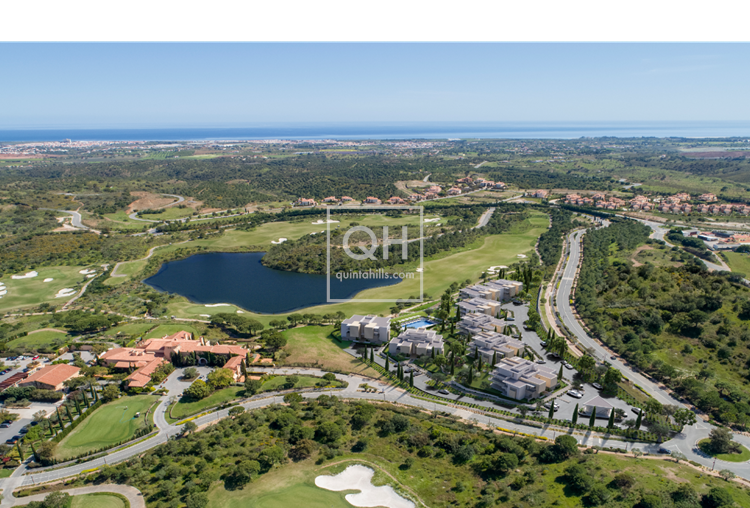 Excelente cobertura de 3 quartos com vista para o campo de golfe Monte Rei e o Oceano Atlântico perto da Vila Real Santo Antonio - 