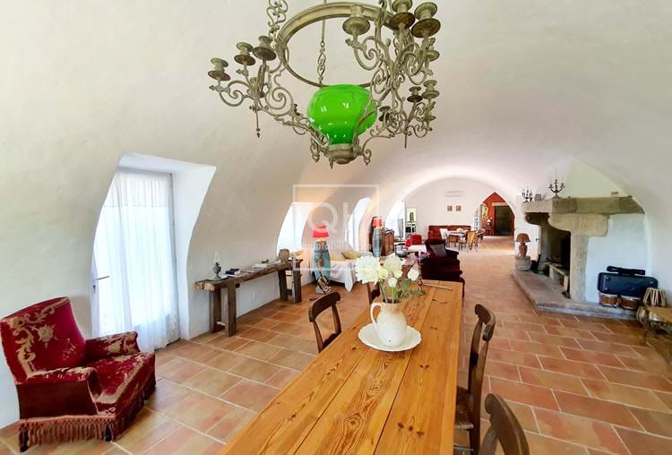 Charming traditonal Quinta with 3 bedroom guest house near Santa Barbara de Nexe 