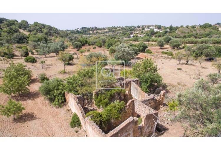 Oportunidade : Ruina  com projeto aprovado perto de Loulé 