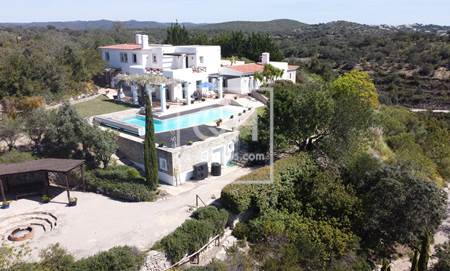 Charming 4 Bedroom Villa with Panoramic Views over Countryside and Sea