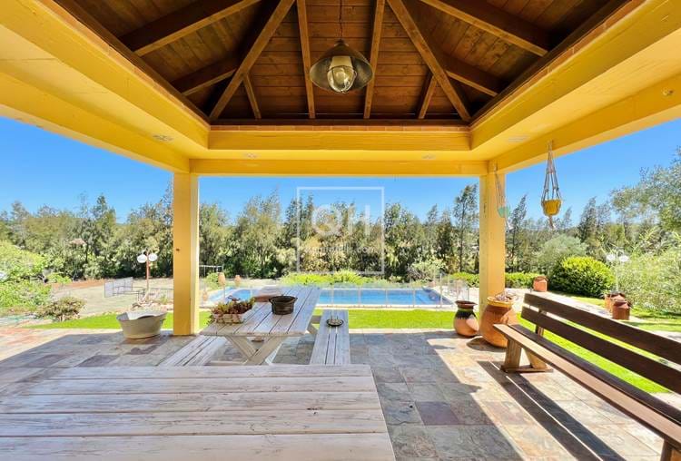 Belle villa 4 + 1 avec piscine et grand terrain près de São Bras de Alportel 