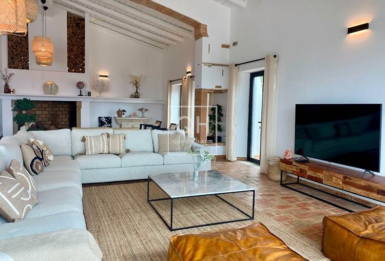 Magnificent 12-bedroom Boutique Hotel with breath-taking sea views in the Hills of Loulé