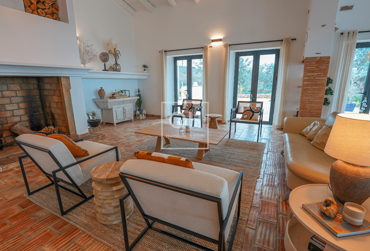 Magnificent 12-bedroom Boutique Hotel with breath-taking sea views in the Hills of Loulé