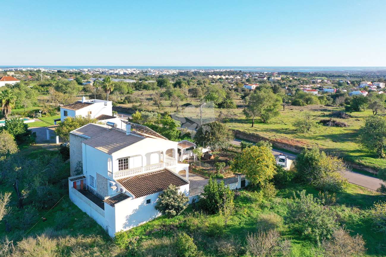 HOME2193V - South facing, 4 bedroom villa  with outdoor space, some seaview, near Olhão and Faro.