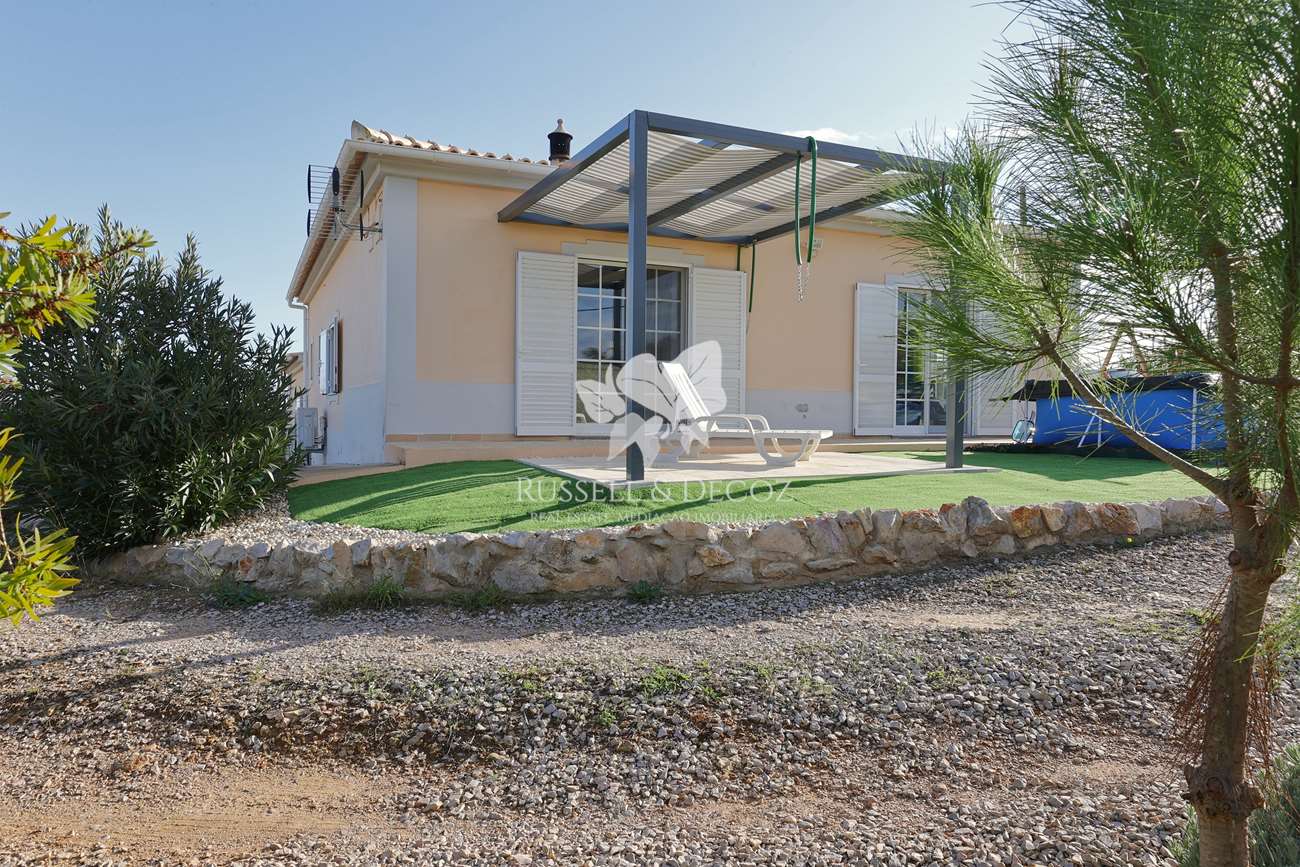 HOME2090V - Light & comfortable,  detached,  villa  with 4 bedrooms & over 2,000m2 of garden - near Moncarapacho