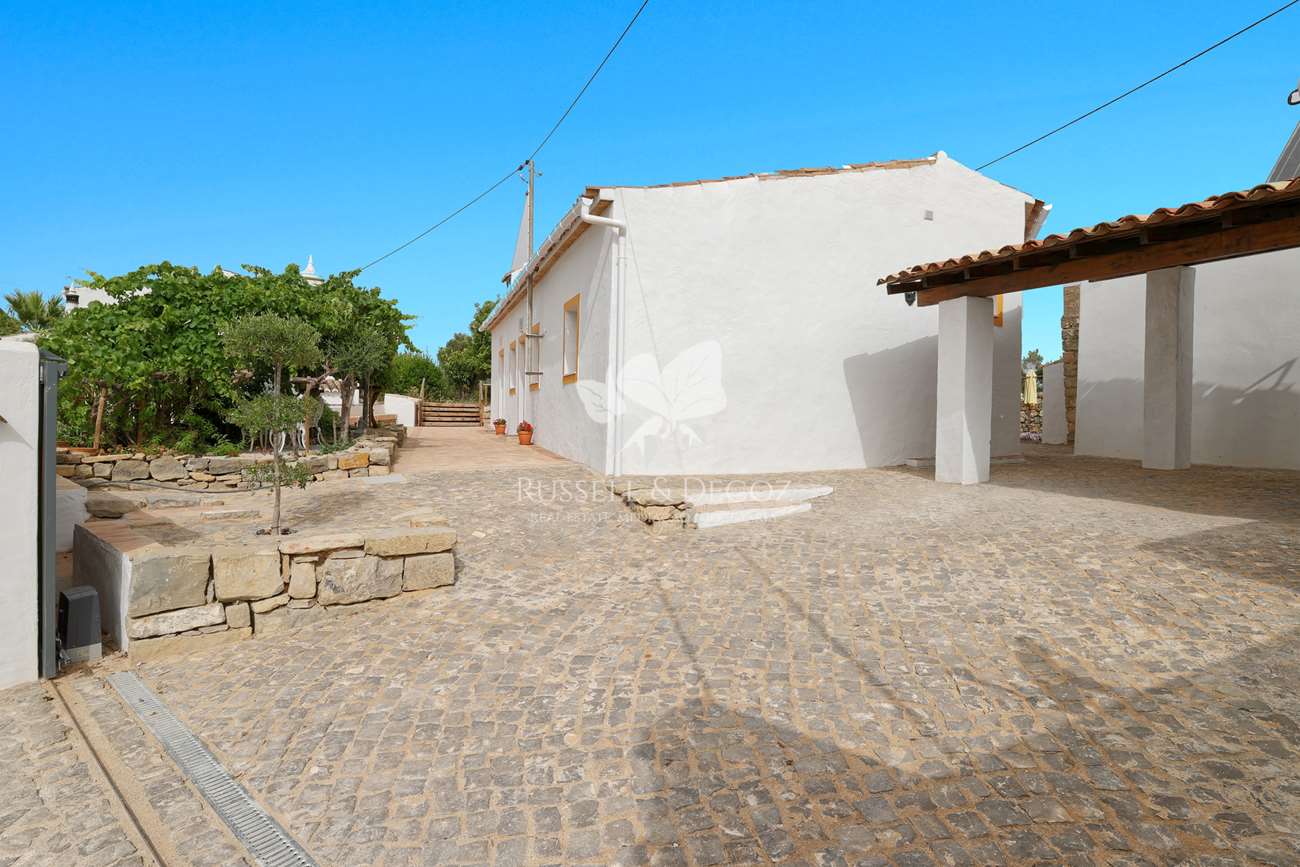 HOME2155Q - Delightfully restored 2 bedroom Quinta with the possibility of further construction & a swimming pool, near Estoi.