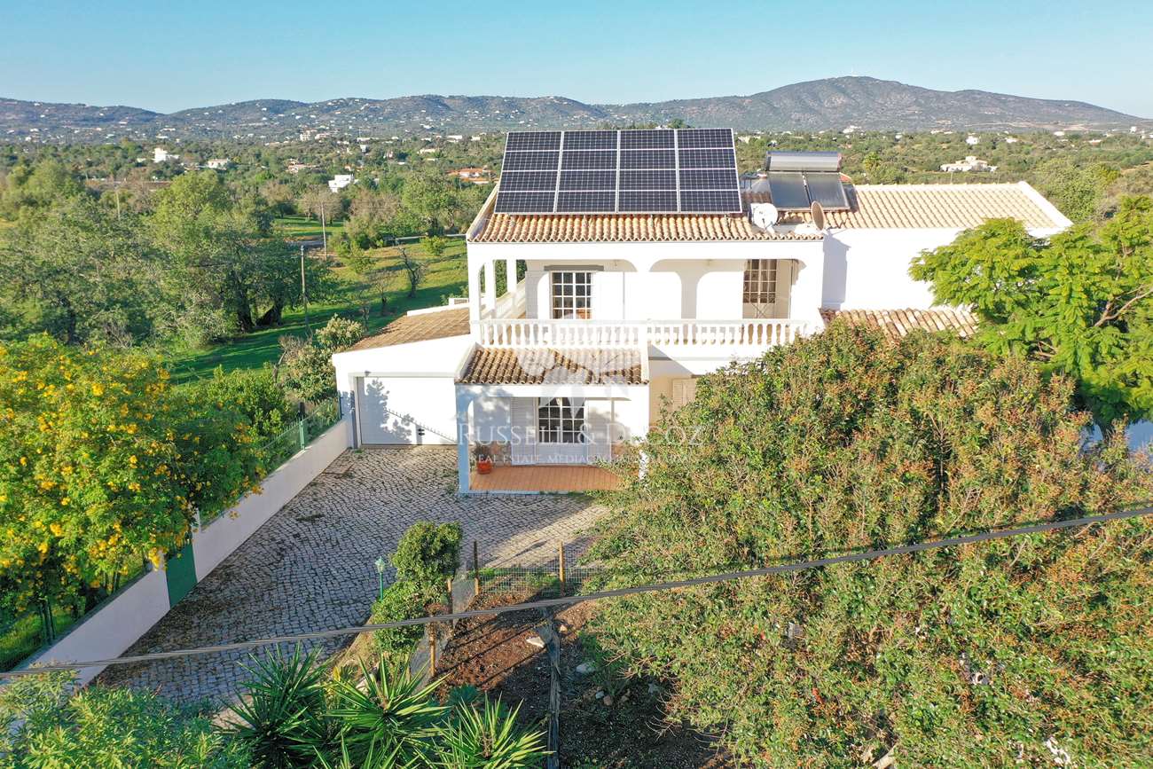 HOME2193V - South facing, detached 4 bedroom villa  with outdoor space, some seaview, near Olhão and Faro.