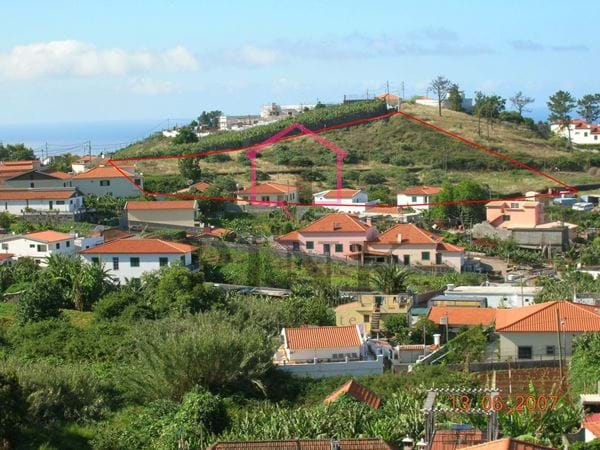 Land With 7600 m2 - São Martinho 