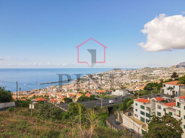 Land With 2200 m2 - Santa Maria Maior