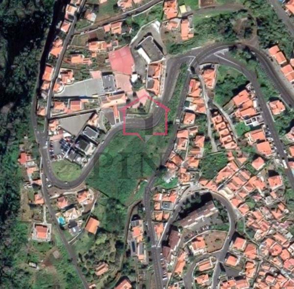Terreno com 5960 m2 - Funchal