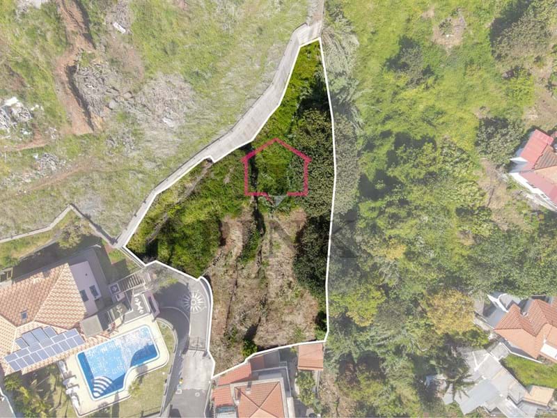 Plot of land with 1118 sqm - Funchal