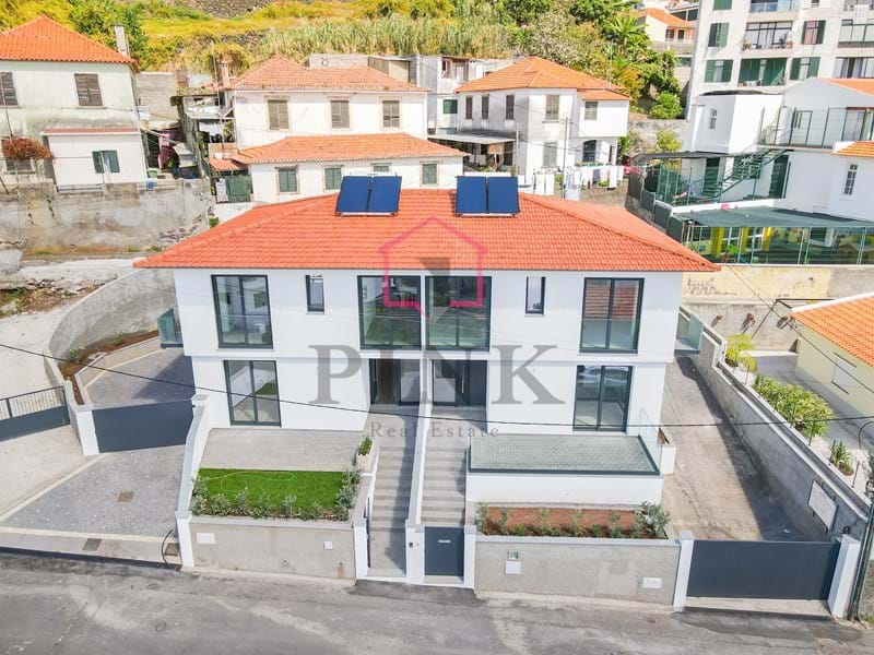 Semi-Detached Villa 3 Bedrooms - Downtown Funchal