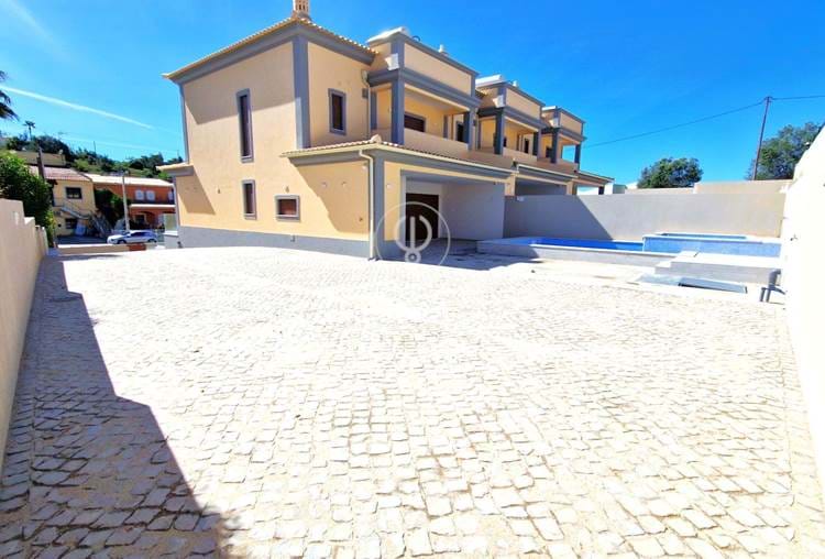 Semi-Detached 3 Bedrooms Villa brand-new with private pool and garden for sale in Loulé