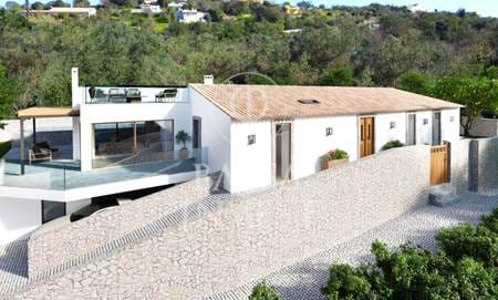 Old house in RUIN with 233 sq.m with APPROVED PROJECT, in Parragil, Loulé