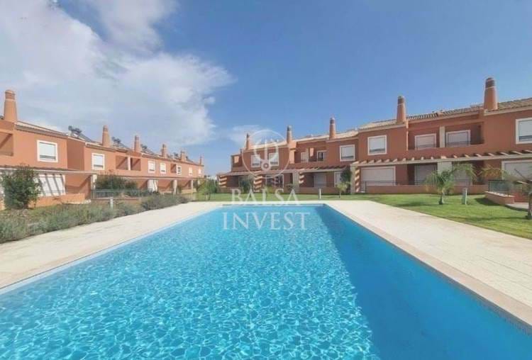 3-bedrooms traditional design House in condominium with pool for sale in Alcantarilha, Silves (1-E-V3)