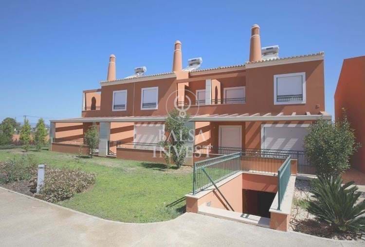 3-bedrooms traditional design House in condominium with pool for sale in Alcantarilha, Silves (1-N-V2)