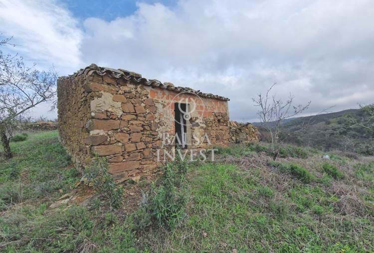 Building Plot for sale in the Serra Algarvia in Cachopo Village just 40km from Tavira