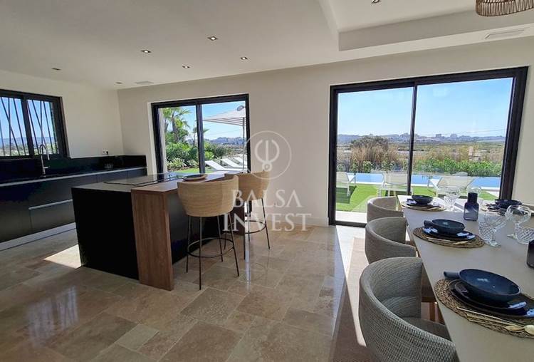 5-Bedrooms luxury Villa with private pool at a unique development in Faro overlooking Ria Formosa Natural Park. - Lt.33