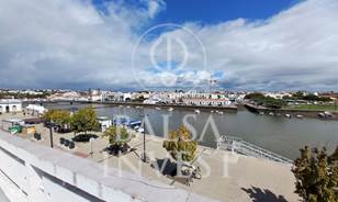 Building with 235 sq.m facing the River Gilão for sale in Tavira