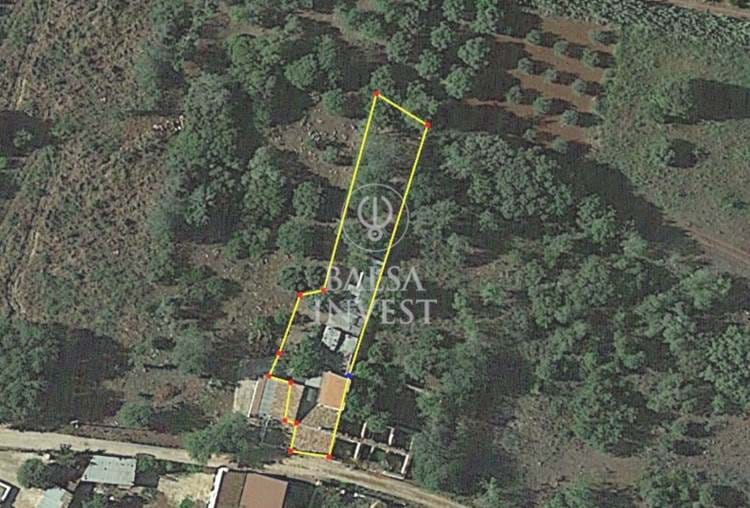 Acolhedora Moradia V2 e terreno de 550m2 à venda em BENAFIM, Loulé