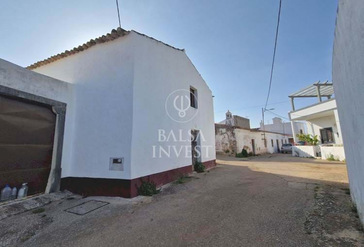 Old house in Ruin with 90sq.m for sale in Benafim, Loulé