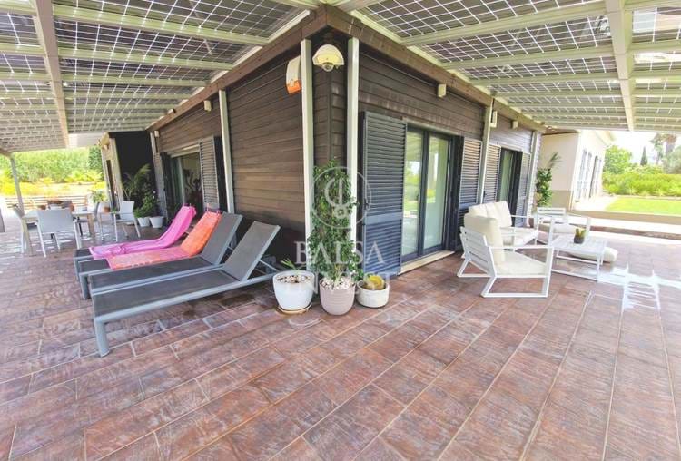 Splendide villa V5 de plain-pied près de Vilamoura avec autonome en énergie