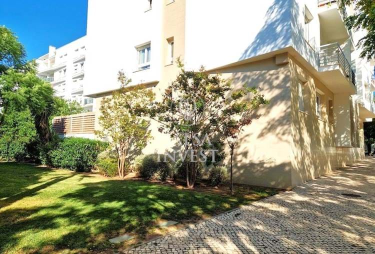 Apartamento T3 com 132m2 para venda na Quinta de Betunes, Loulé 