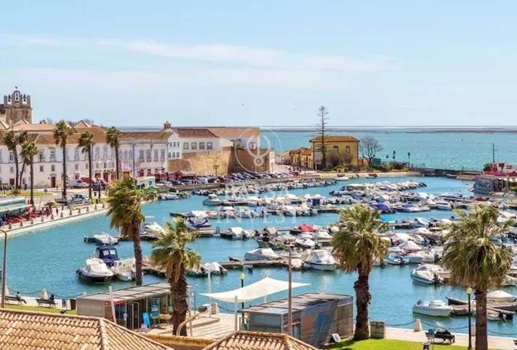 Charming 2-bedrooms Duplex Apartment with 120 sq.m in downtown Faro. A safe investment in the Algarve capital (T2_2.ºDt)