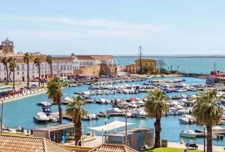 Charming 1-bedroom Apartment with 57 sq.m in main street of Faro. A safe investment in the Algarve capital (T1_2.ºTrás)