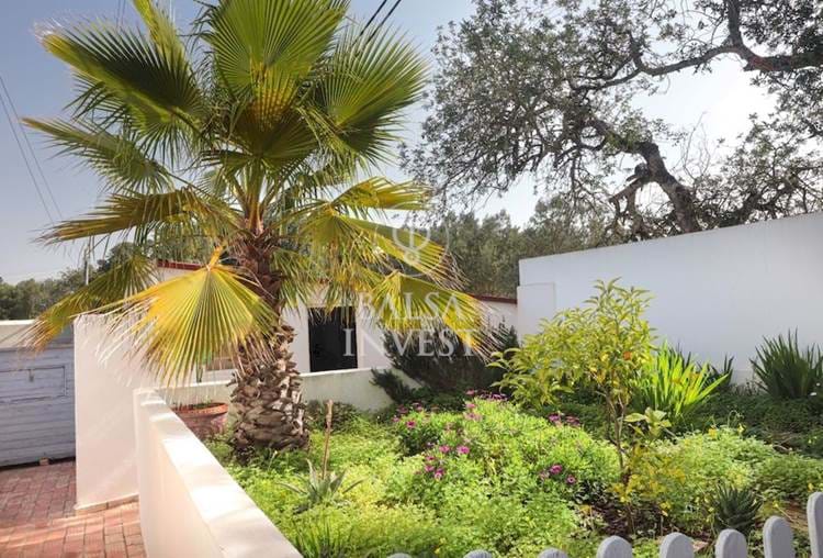 3-bedroom single storey house with swimming pool on a 680m2 plot near Loulé