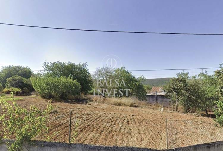 Plot of Land with 2,300sqm and feasibility for construction of 8 Houses located in the Tôr area, Loulé