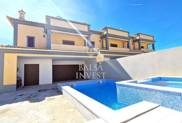 Semi-Detached 3 Bedrooms Villa brand-new with private pool and garden in Loulé
