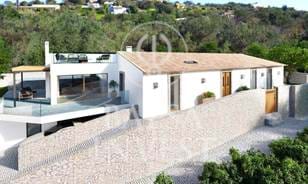 3-bedrooms single storey Detached Villa near Loulé, with sea views!! Turnkey Project!!