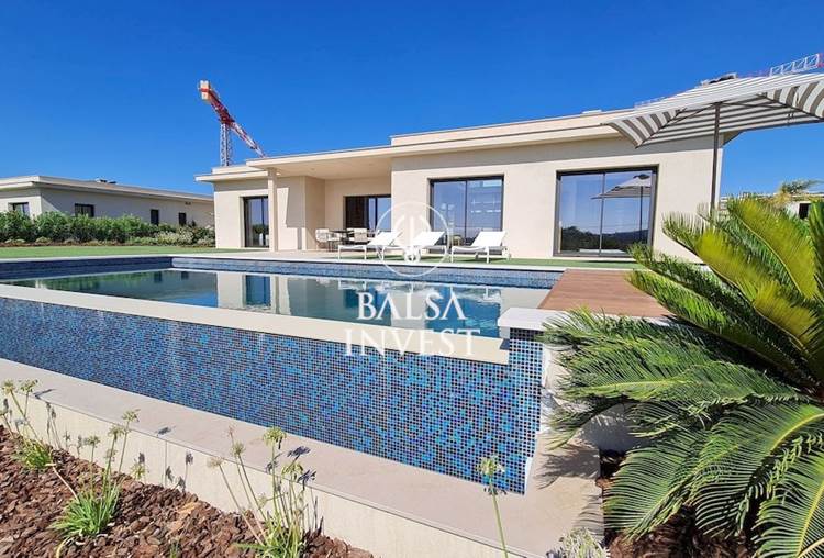 💥 Um empreendimento único de moradias de luxo com vista Ria Formosa. A sua moradia V3, V4 e V5 com piscina privada em Faro. 💥 Novo Empreendimento