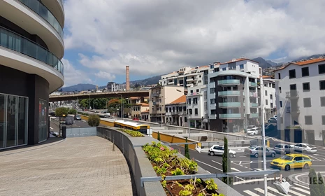 Commercial property   -  , Funchal, for rent and sale