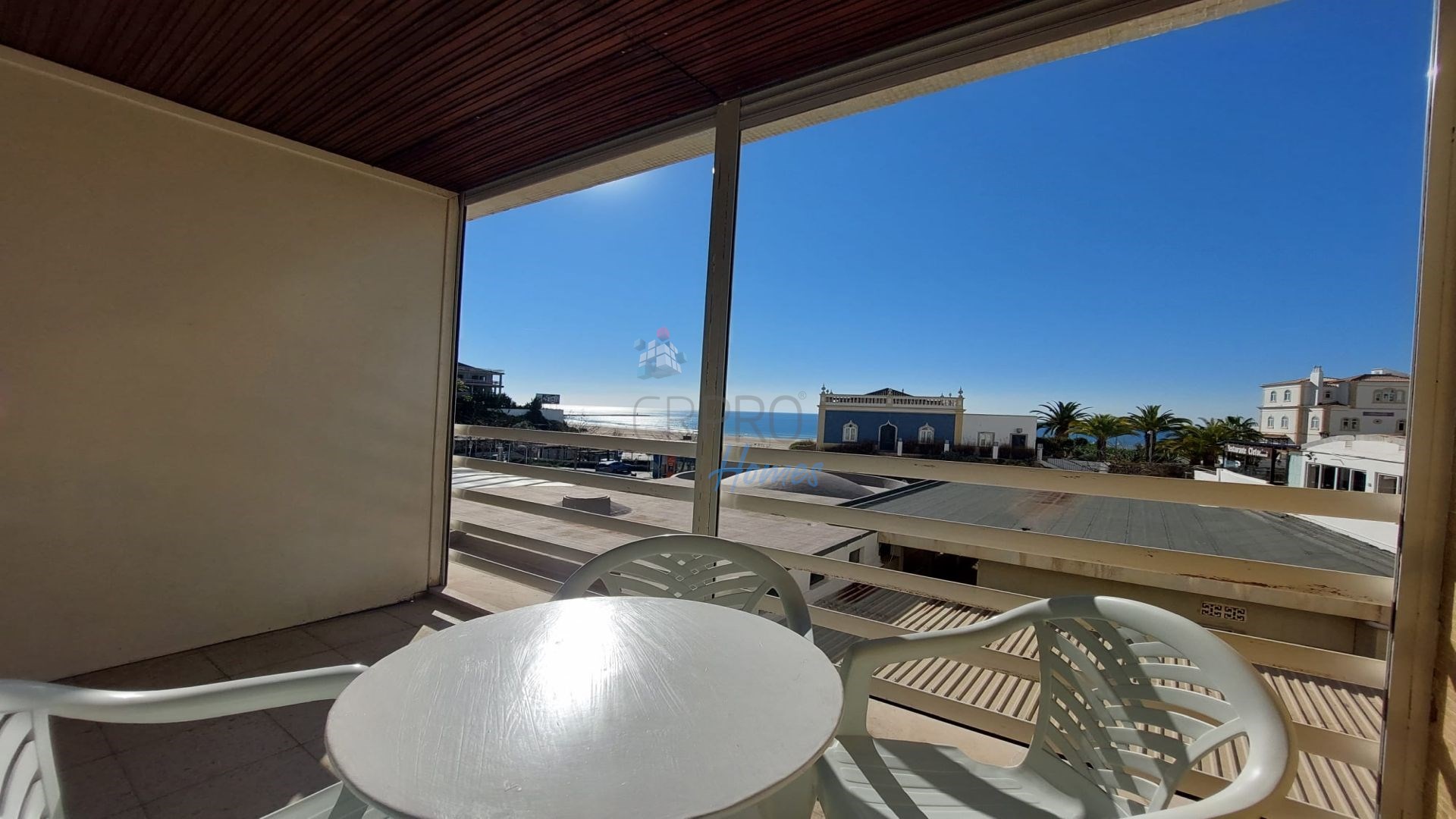 Apartamento duplex T4 localizado na Praia da Rocha com vista mar