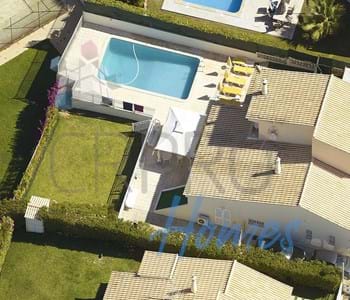 4+1 Bedroom Villa for sale, with swimming pool, 250 meters from the Galé Beach Albufeira