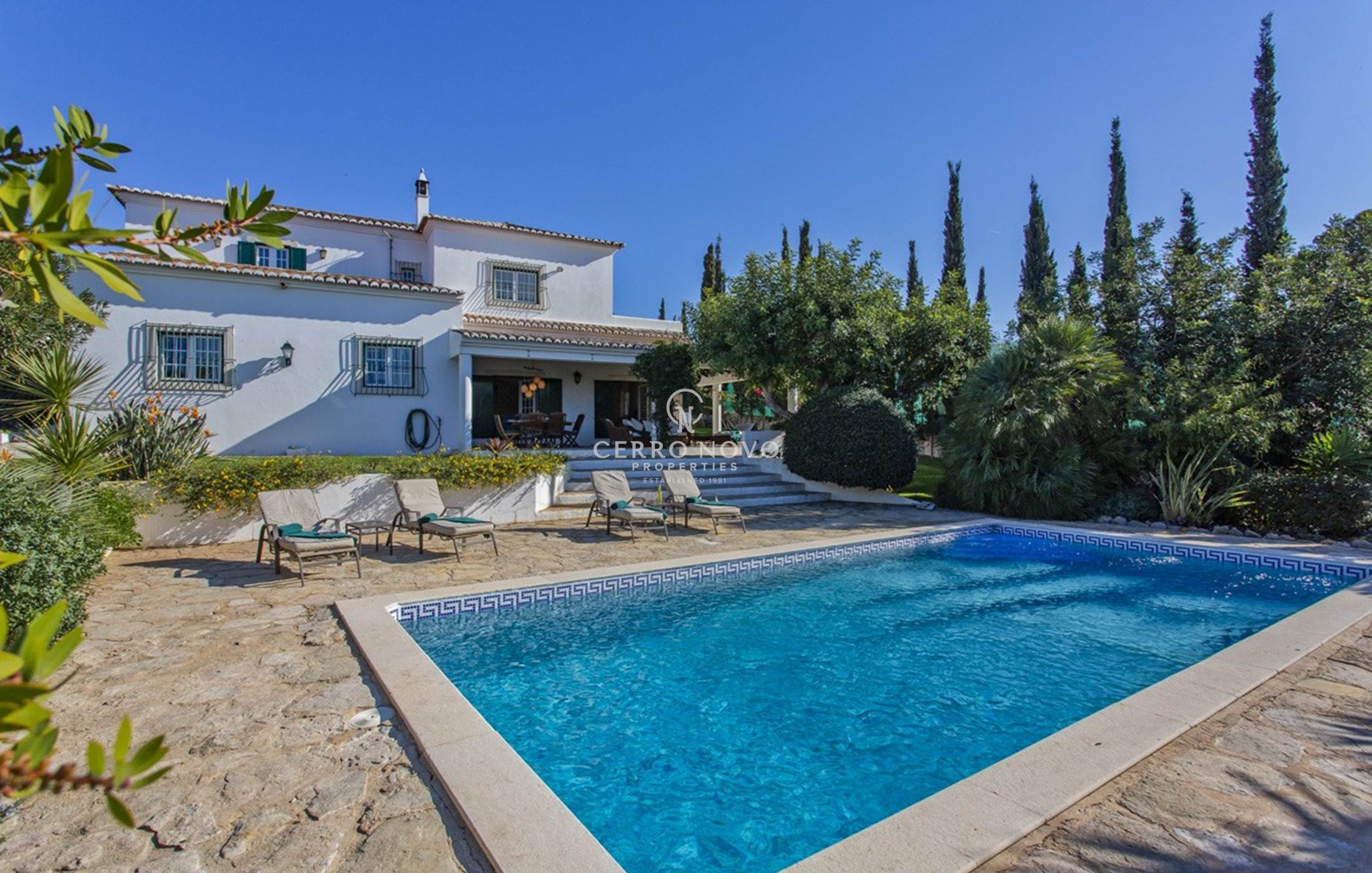 Character Six (5+1) bedroom Manor House style villa with landscaped gardens & pool