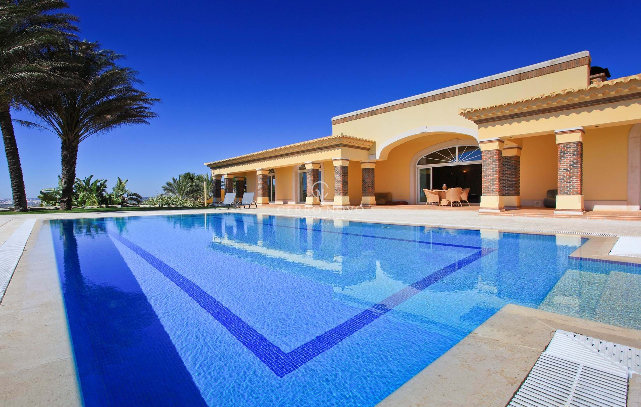 Stunning, luxury, five bedroom villa with breathtaking ocean views