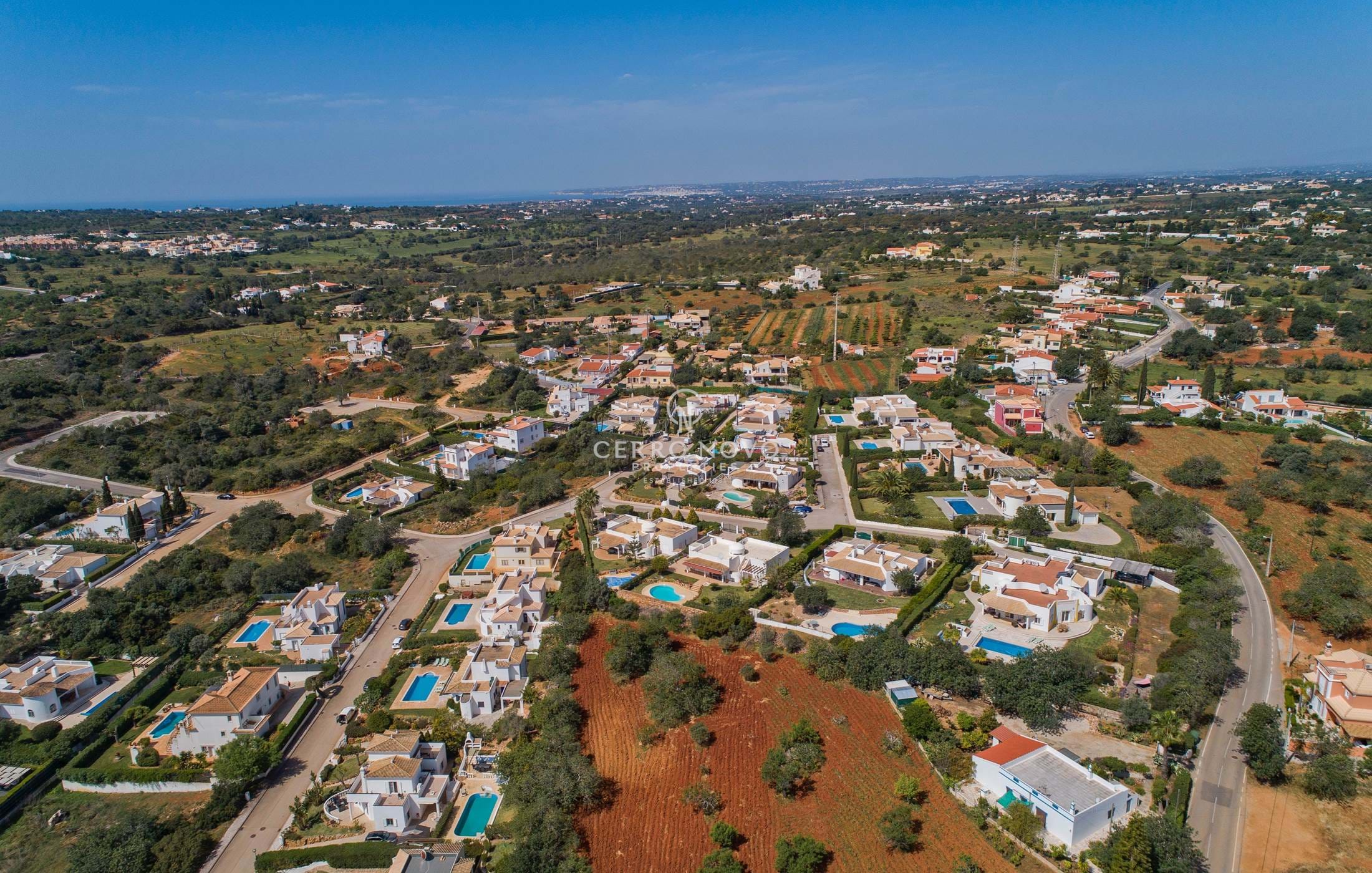 Plots of land in renowned established resort to build detached villas